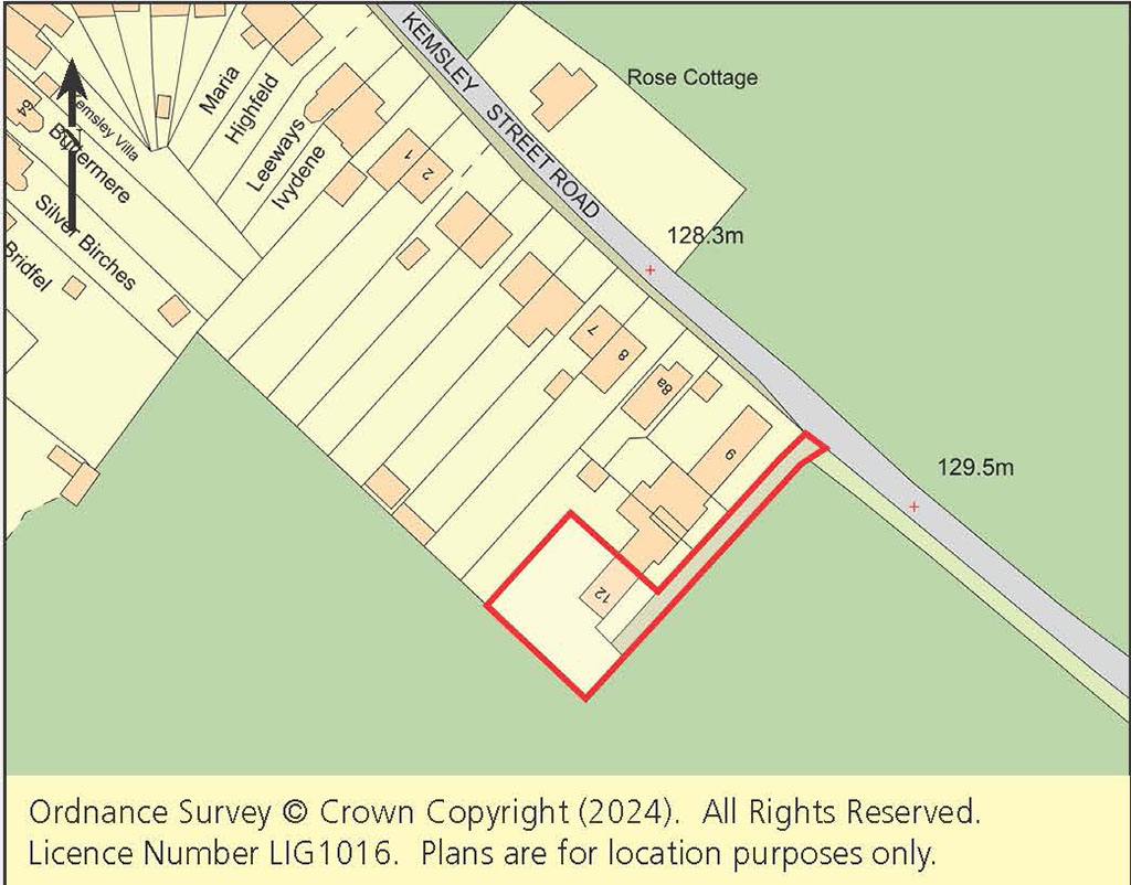 Lot: 27 - HOUSE IN NEED OF IMPROVEMENT WITH VIEWS ACROSS FARMLAND -
